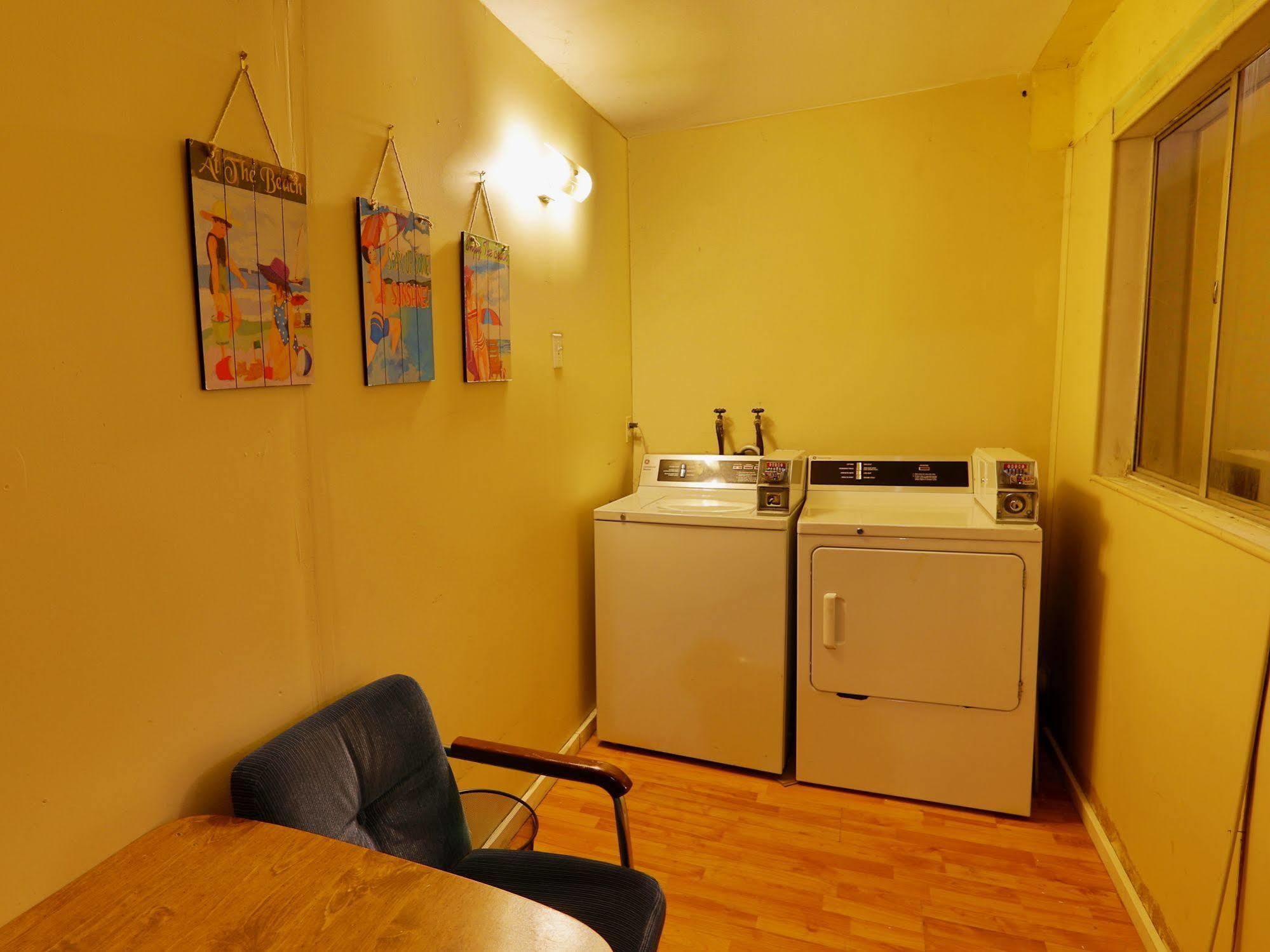 Diplomat Motel Nanaimo Ngoại thất bức ảnh